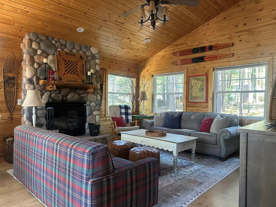 Living room, Seating area, fireplace