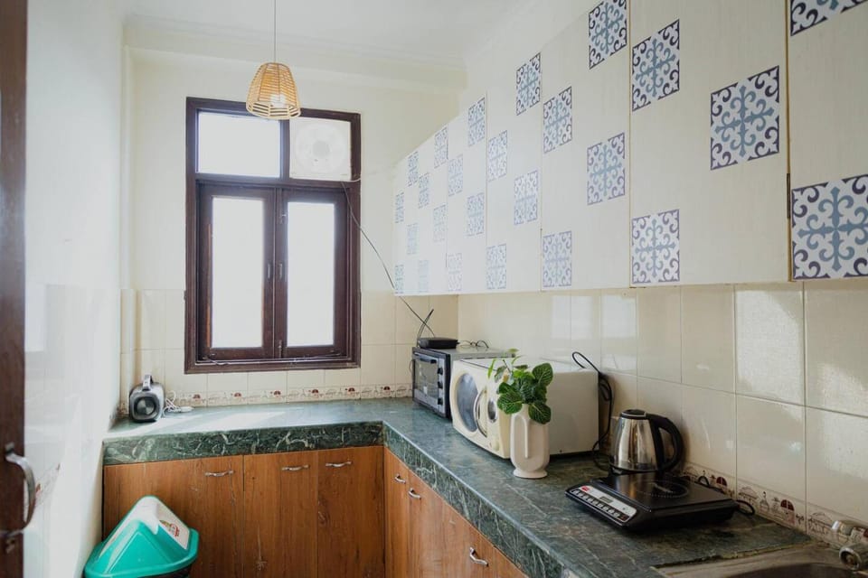 2BHK Jewel by Hauz Khas Fort Apartment in New Delhi