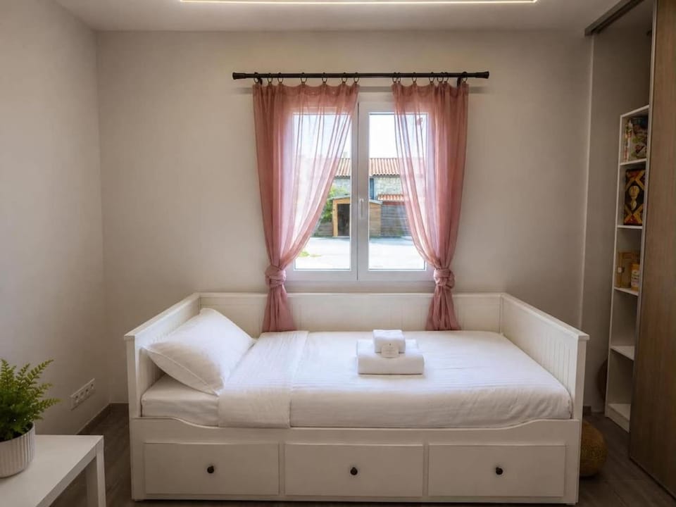 Villa 12 pers proche de Cognac - Piscine, jacuzzi, sauna Villa in Nouvelle-Aquitaine