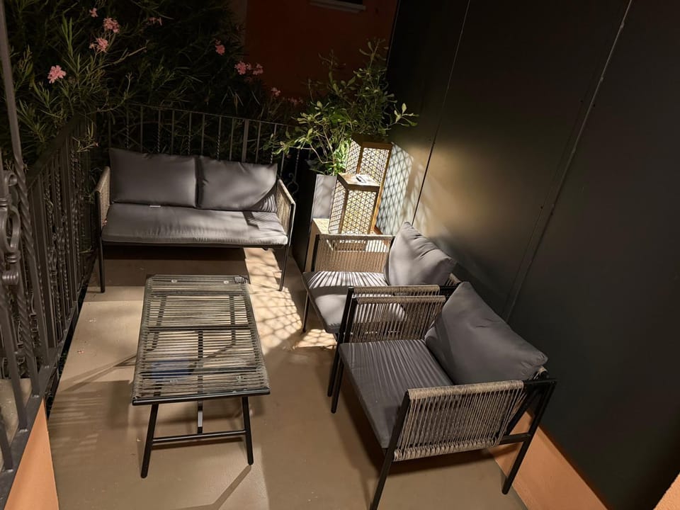 Balcony/Terrace, Balcony/Terrace