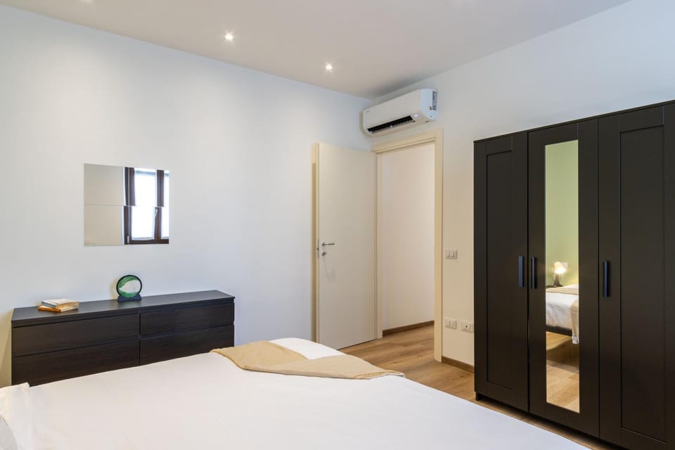 Bed, Photo of the whole room, Bedroom, wardrobe, air conditioner