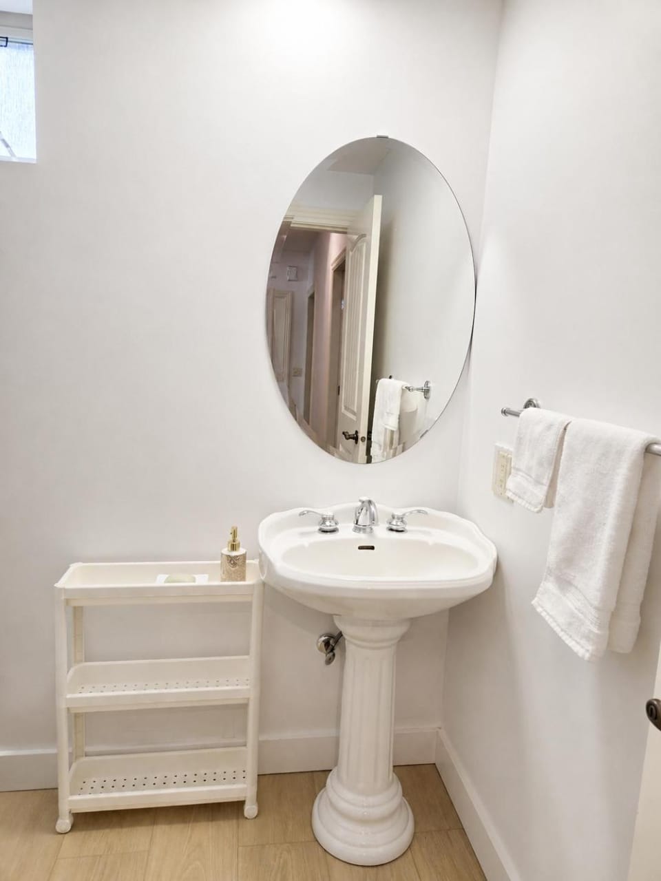 Cozy suite with a private entrance Bed and Breakfast in Kelowna