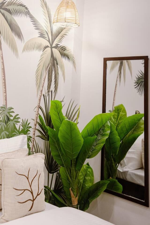 Vibrant 3BHK Oasis in Chhatarpur Apartment in New Delhi