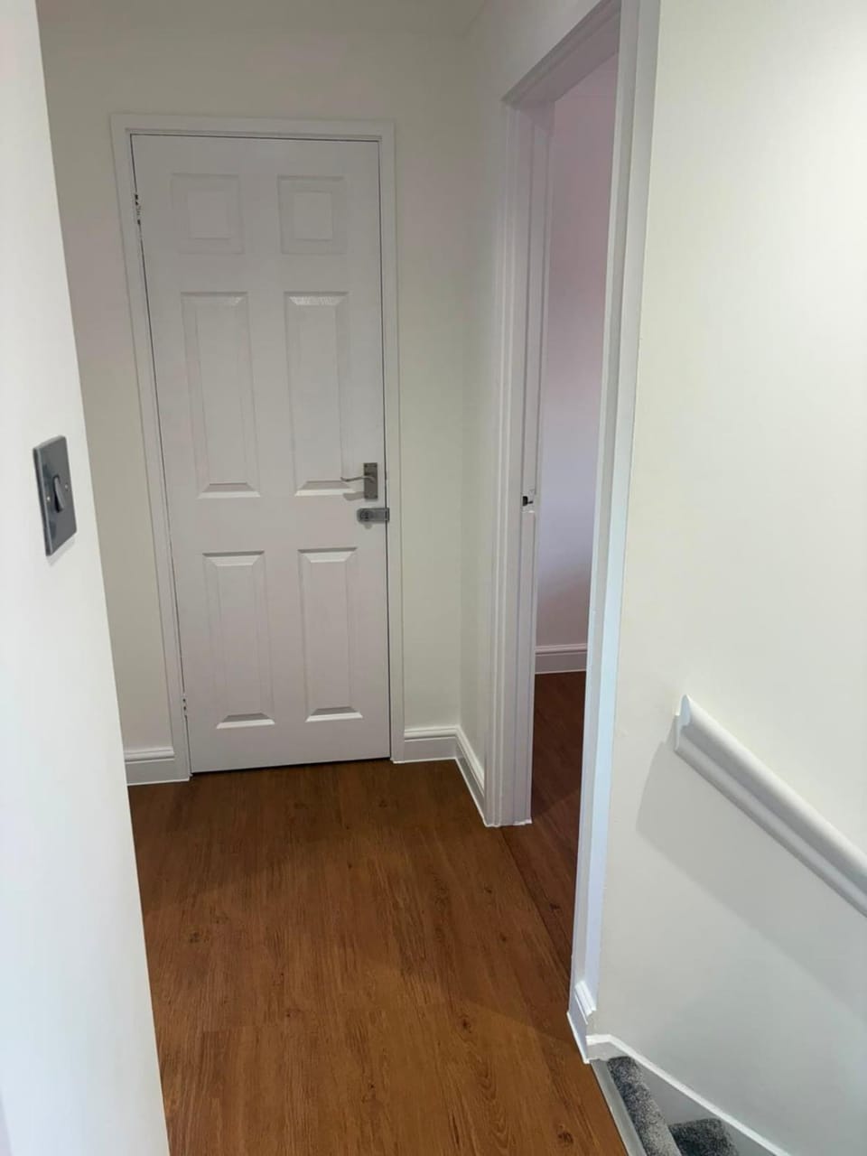 3-Bed House Basildon Parking Contractors Apartment in Basildon
