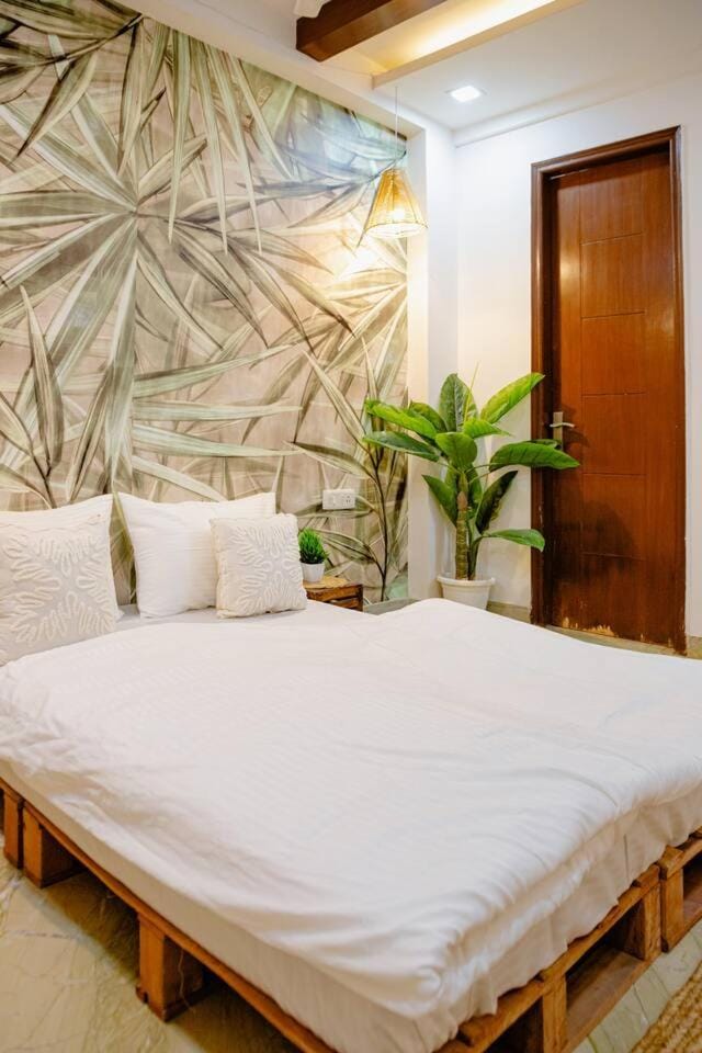 3BHK Bohemian Gem - Chhatarpur Apartment in New Delhi