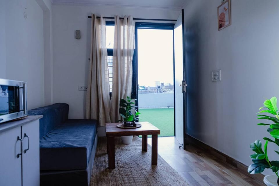 Stylish 1BHK Oasis Chattarpur Apartment in New Delhi