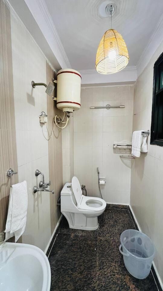 Stylish 1BHK Oasis Chattarpur Apartment in New Delhi