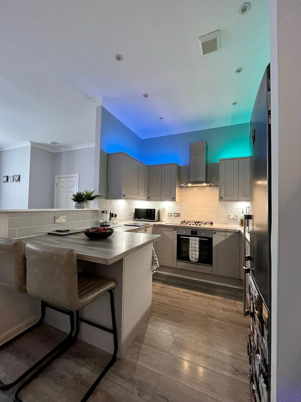 Kitchen or kitchenette, Dining area, dishwasher, microwave, oven, stove, toaster