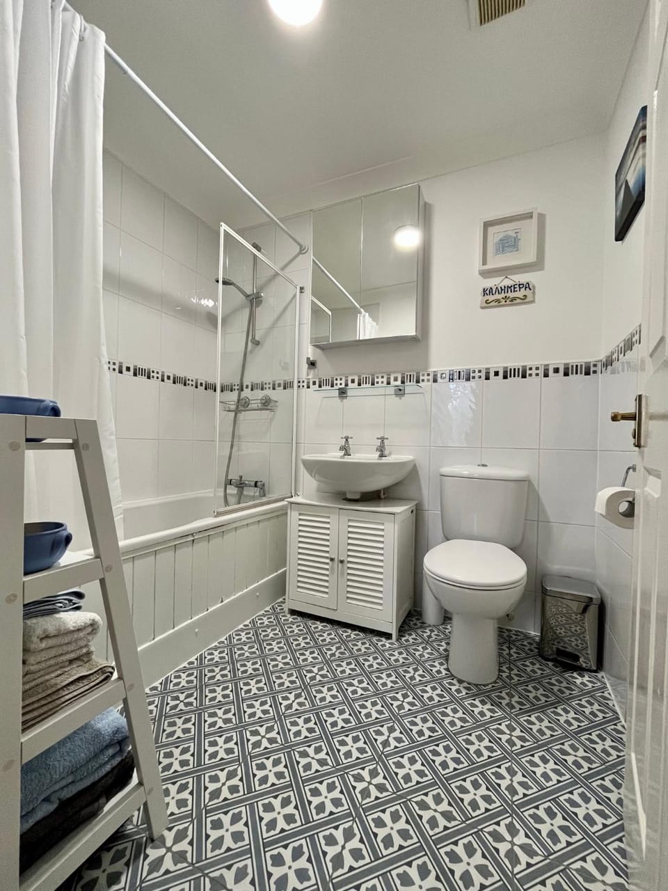 Shower, Toilet, Bathroom, Bath