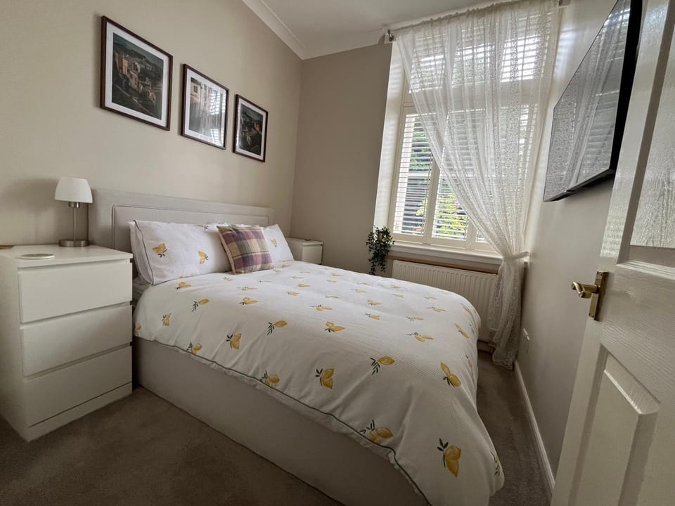 The Old Schoolhouse apartment Apartment in Greenock