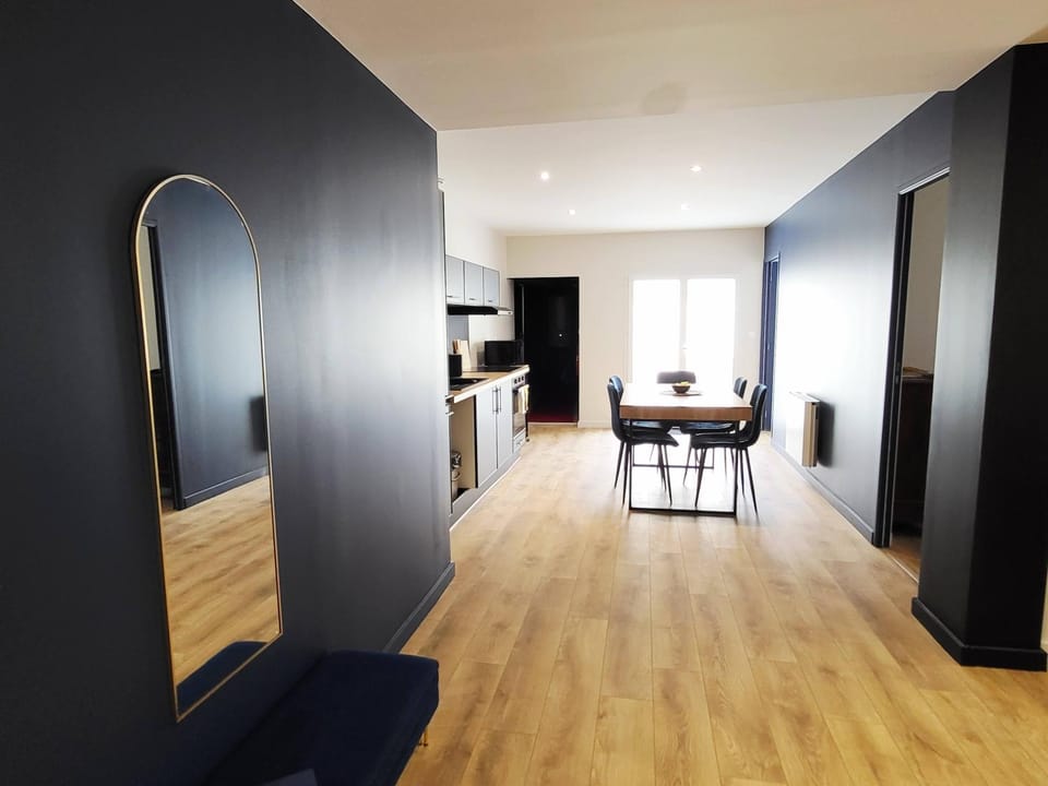Kitchen or kitchenette, Dining area, wardrobe