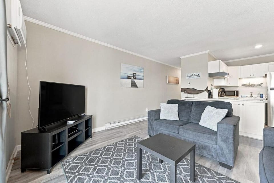 High Tide - Oceanfront Views & Sunrise Balcony Apartment in North Topsail Beach