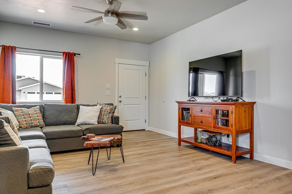 Explore Glen Canyon/Lake Powell! Red River Retreat House in Page