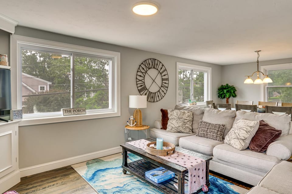 Coastal York Gem Near Beach: Work, Play & Explore! House in Cape Neddick