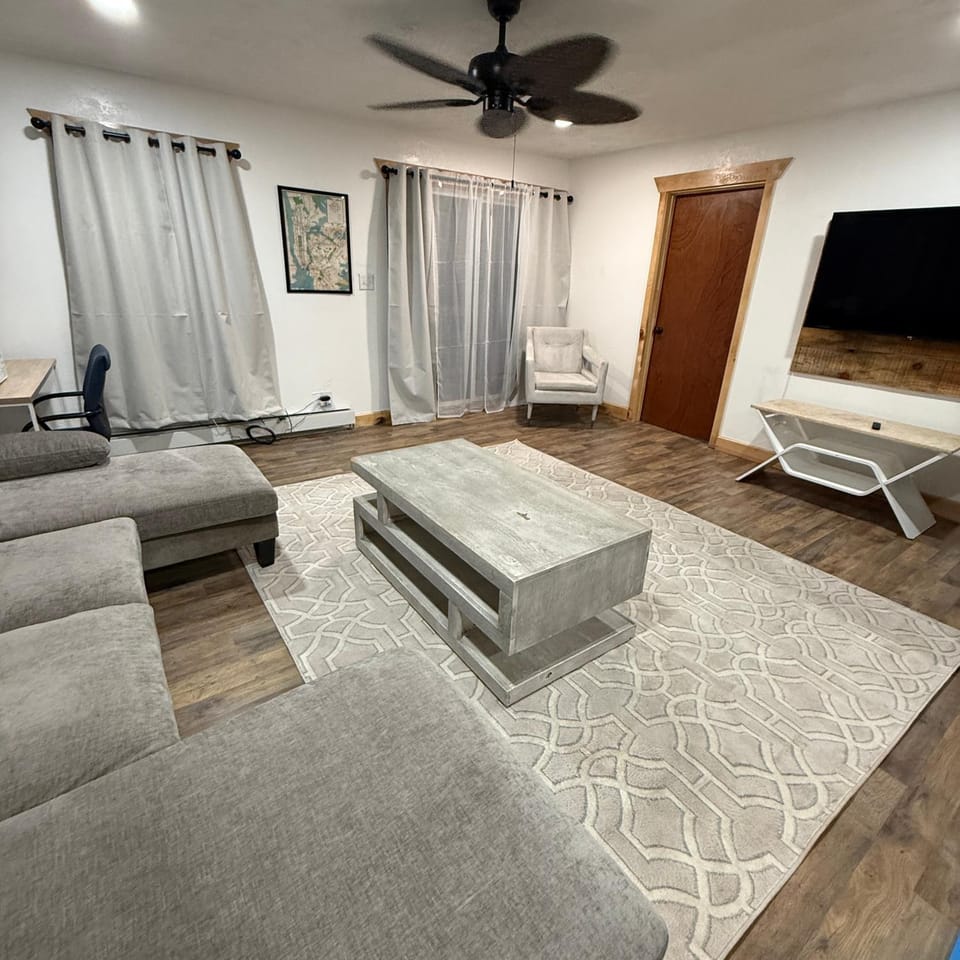 Captains Lounge Complete two bedroom one and half Bath Home Water Views House in Sylvan Beach