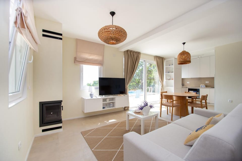 El Nido Hidden Woods Villa, Infinity Pool Budva Villa in Budva