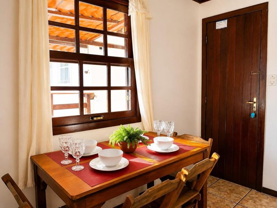 Food and drinks, Dining area, Food