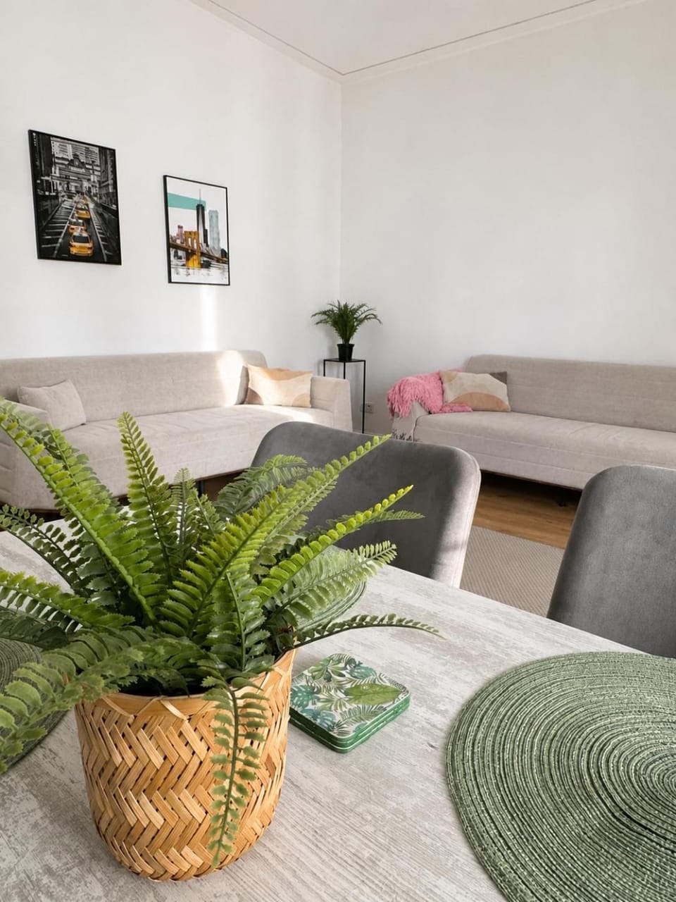 Living room, Decorative detail, Seating area