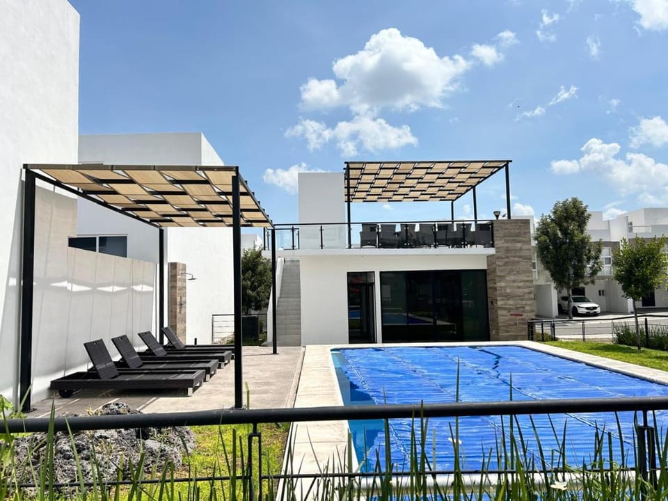 Casa grande en Paseo San Junípero House in Santiago de Queretaro