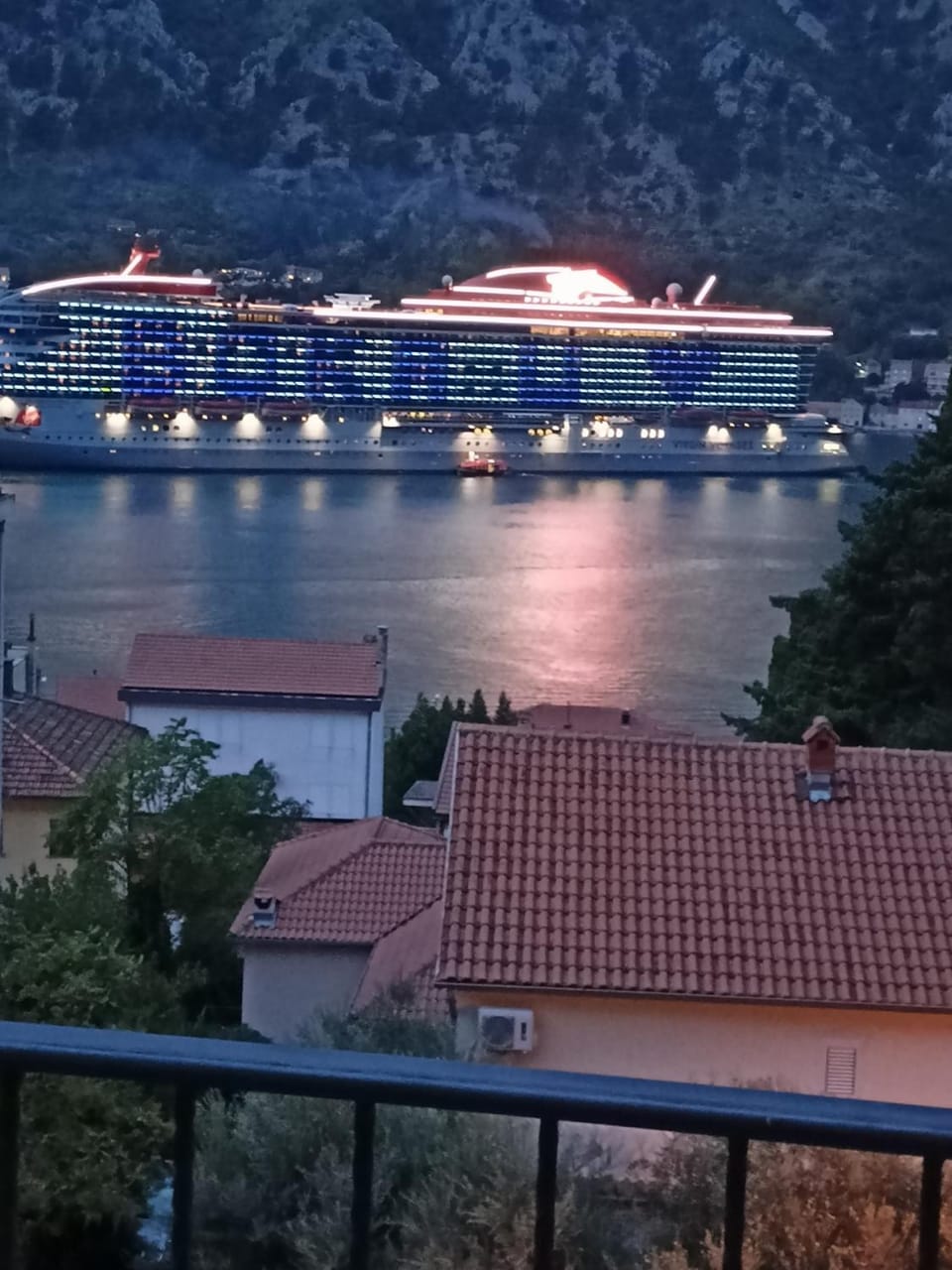 Bay View Apartments Apartment in Dobrota