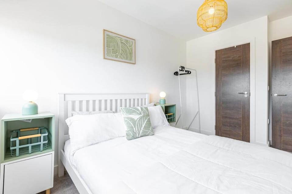 Bed, Photo of the whole room, Bedroom, wardrobe