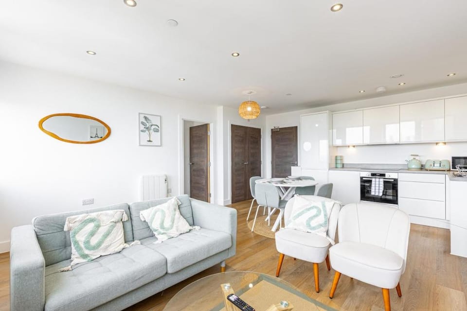 Coffee/tea facilities, Kitchen or kitchenette, Living room, Dining area, toaster