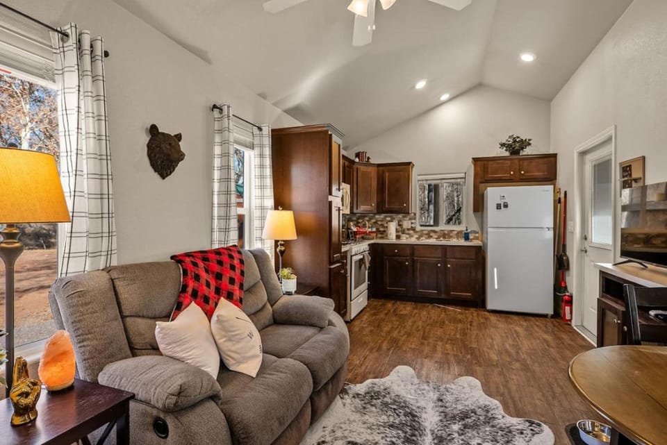 Cozy Creekside Cabin 95 Near Montezumas Castle Cabin in Camp Verde