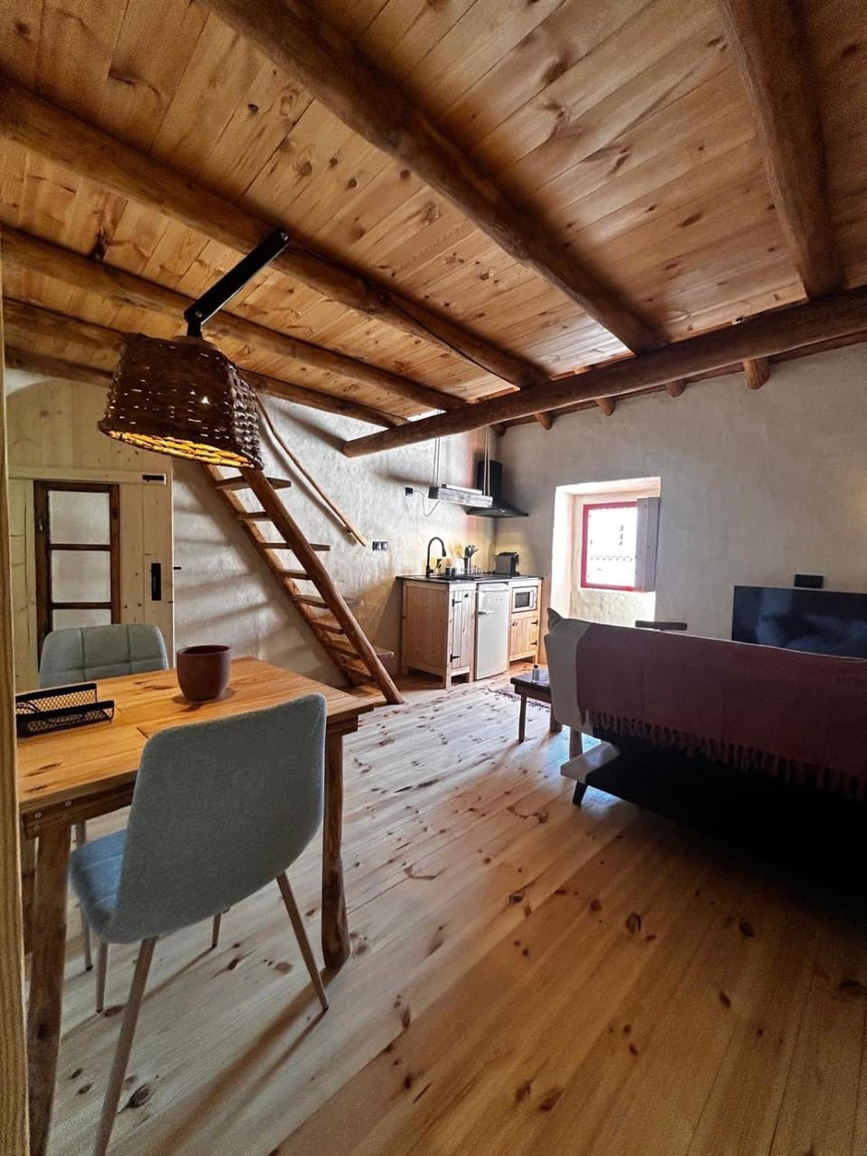 Living room, Dining area