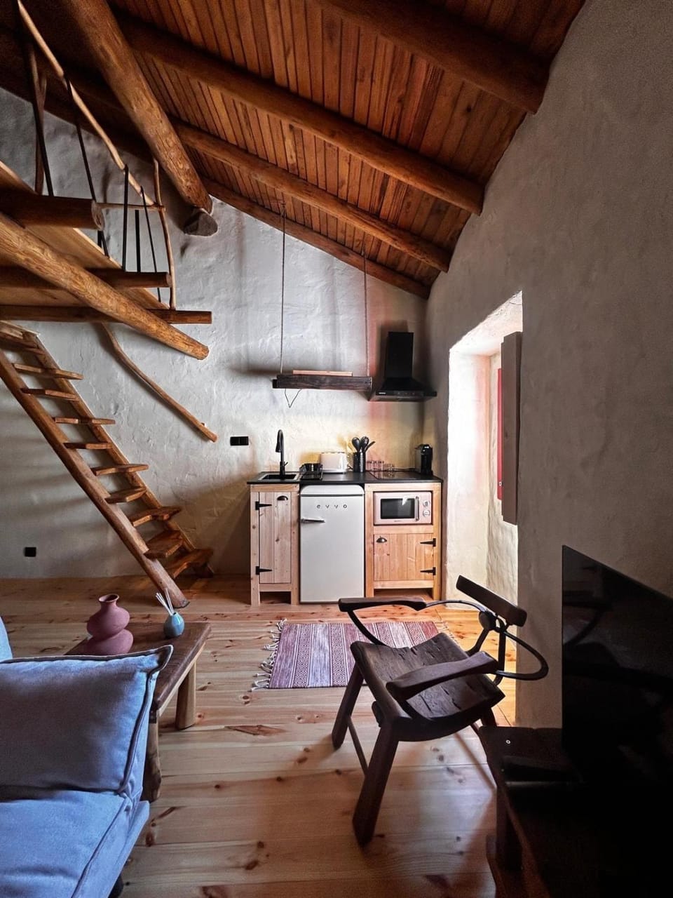 Kitchen or kitchenette, Living room