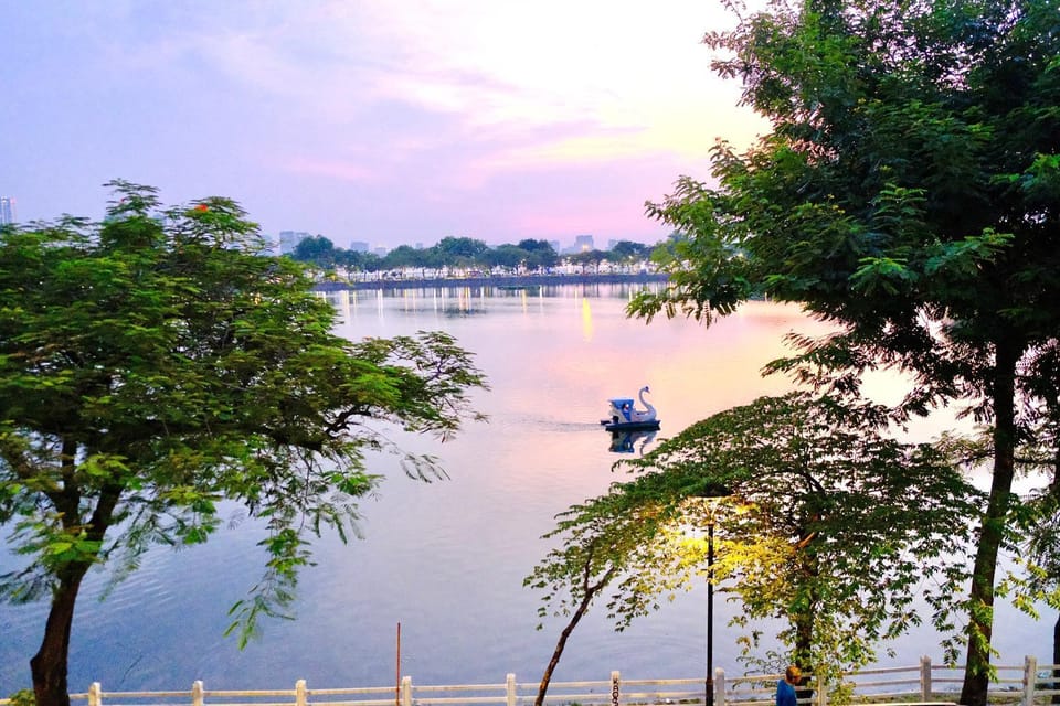 Nearby landmark, Natural landscape, View (from property/room), Lake view, Sunset, Bath