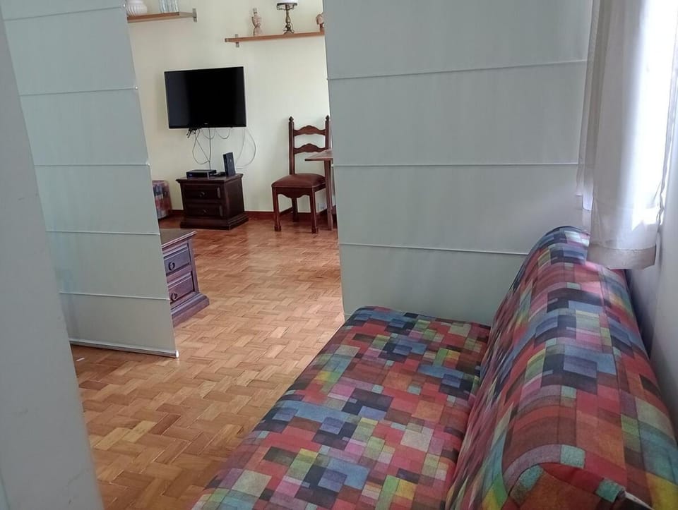 Lovely apartment - 2 blocks from the beach Apartment in Rio de Janeiro