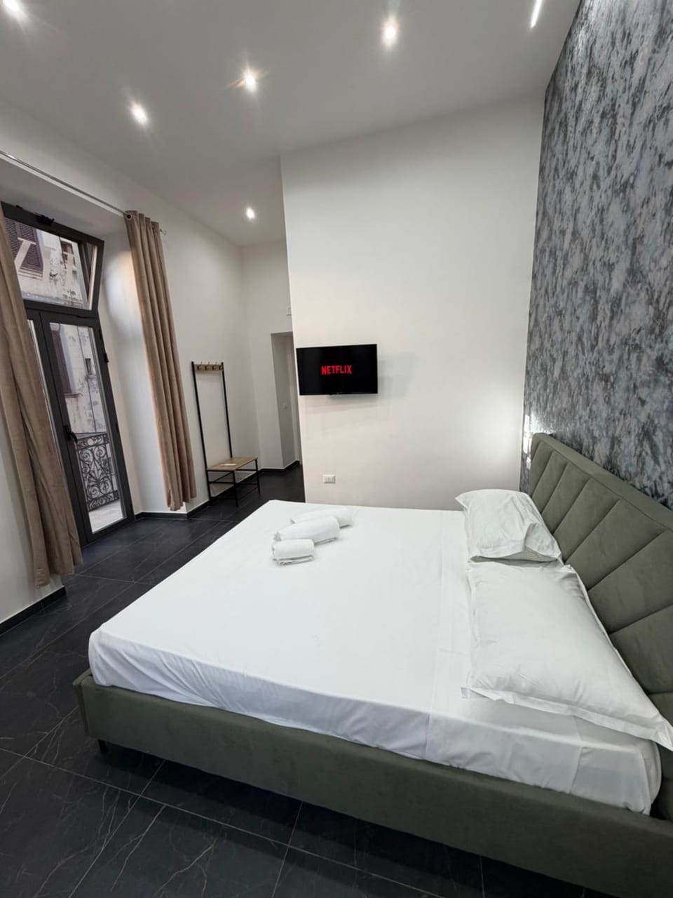 Valentino station 32 Apartment in Naples