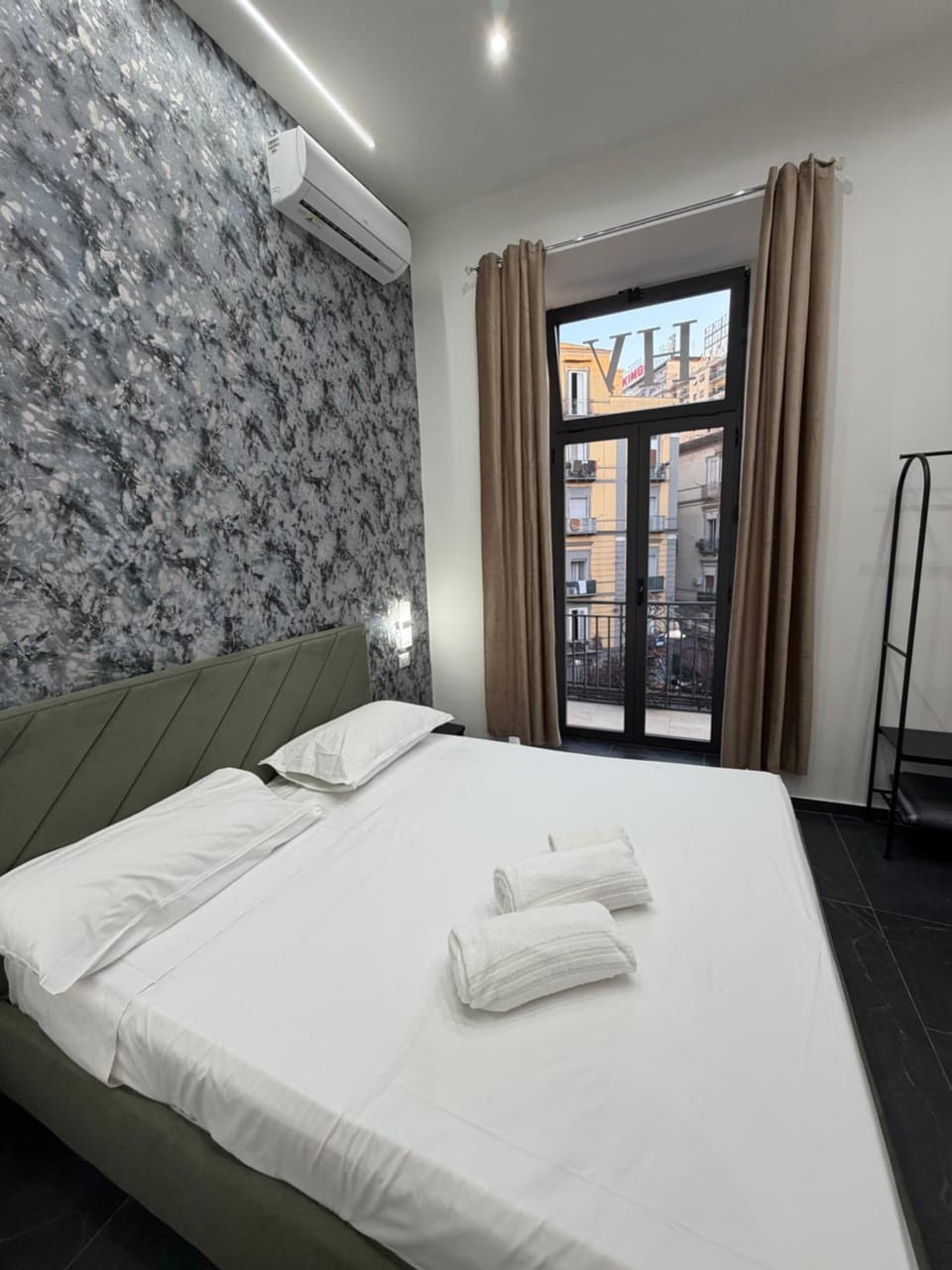 Valentino station 32 Apartment in Naples