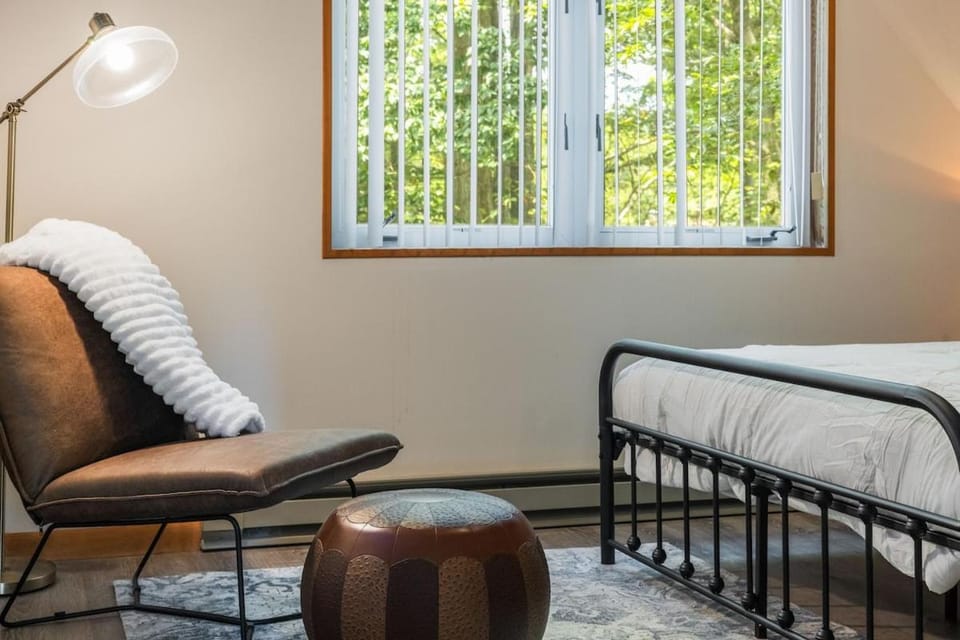 Stay Summit & Pine - Pocono Summit Chalet Chalet in Coolbaugh Township