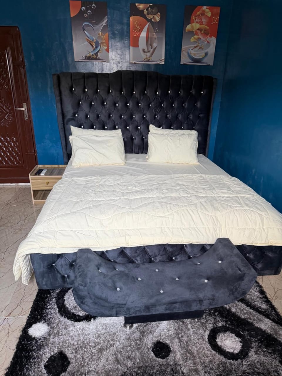 Bed, Photo of the whole room, Bedroom