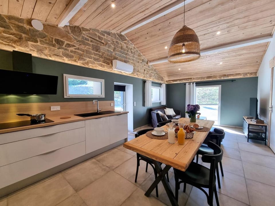 Gîte climatisé paisible - 3 pers. - FR-1-496-421 House in Auvergne-Rhône-Alpes