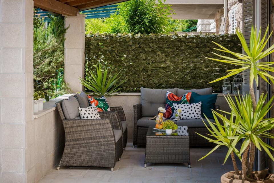 Patio, Balcony/Terrace, Seating area