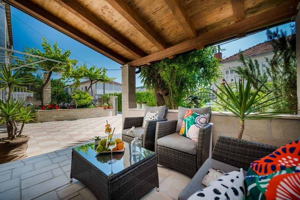 Patio, Balcony/Terrace, Seating area