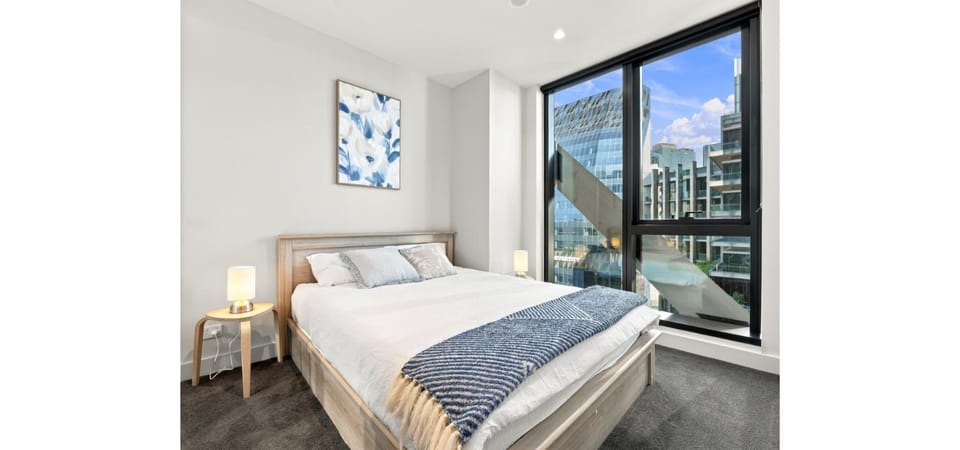 Luxury CBD Stay 2BR with Pool, Sauna, Theatre, Gym & Library Apartment in Melbourne