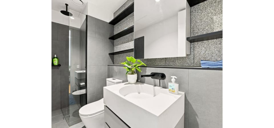 Luxury CBD Stay 2BR with Pool, Sauna, Theatre, Gym & Library Apartment in Melbourne