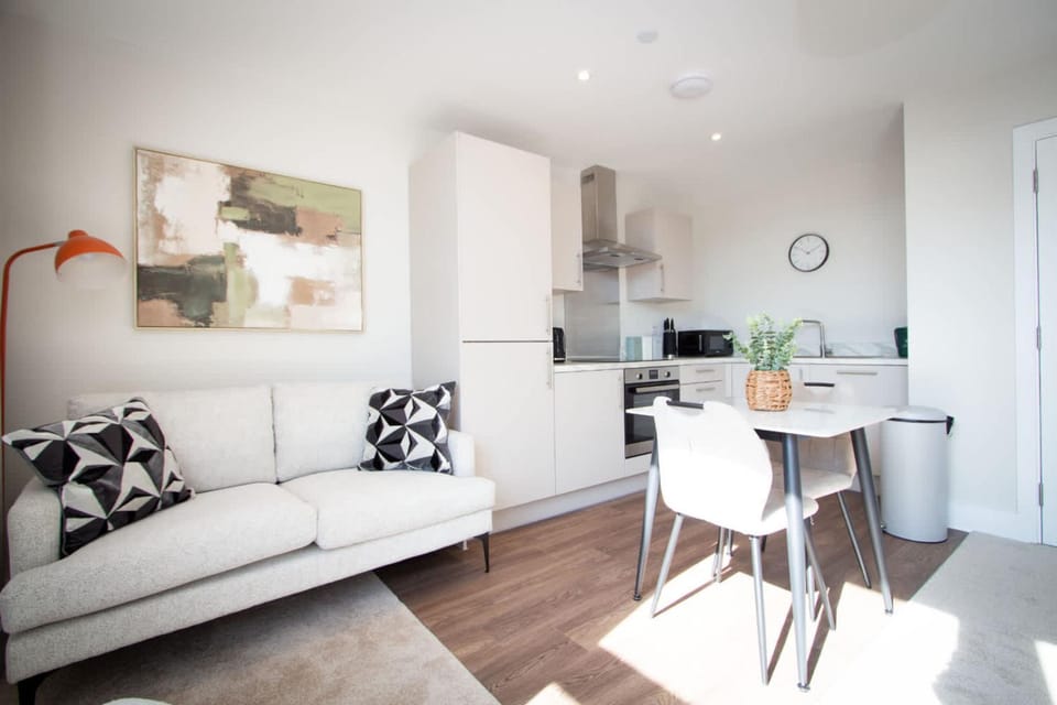 Kitchen or kitchenette, Living room, Seating area, Dining area