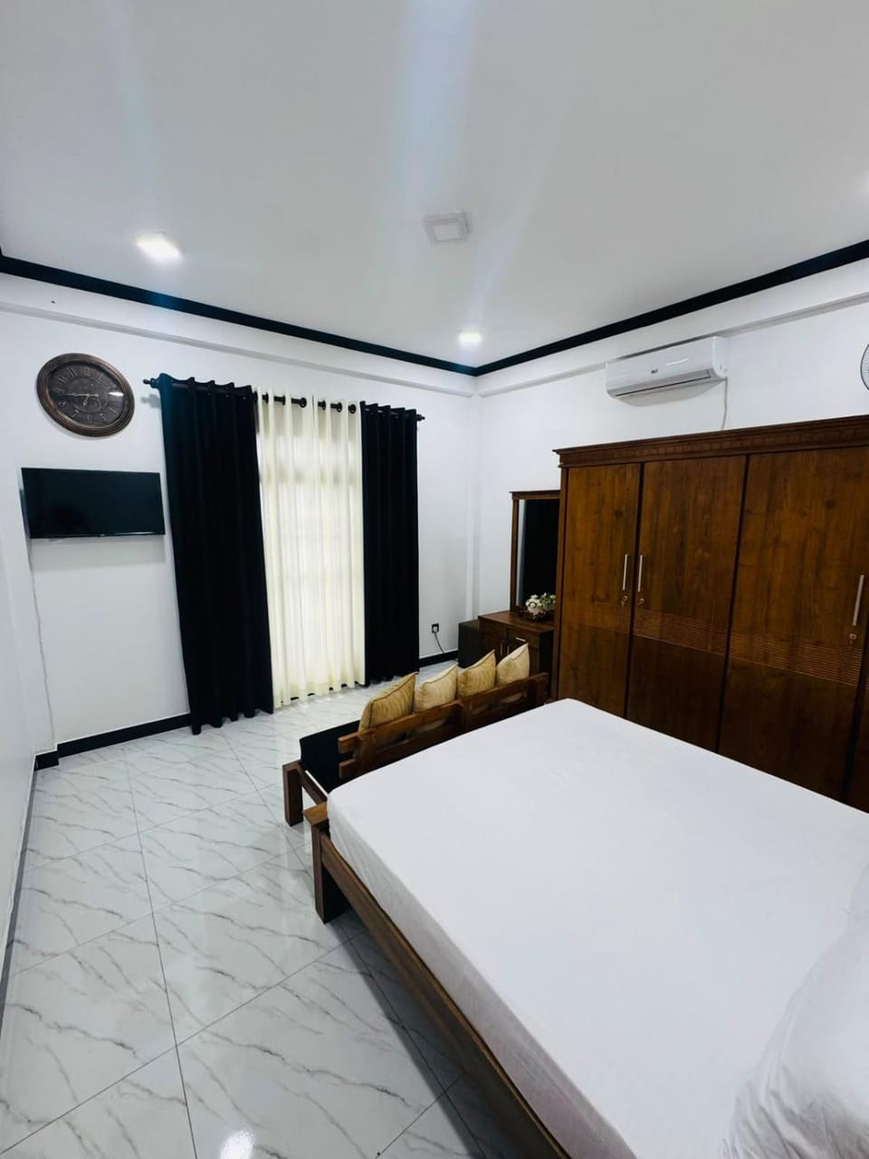 Grand White House Kandy Halloluwa Bed and Breakfast in Kandy