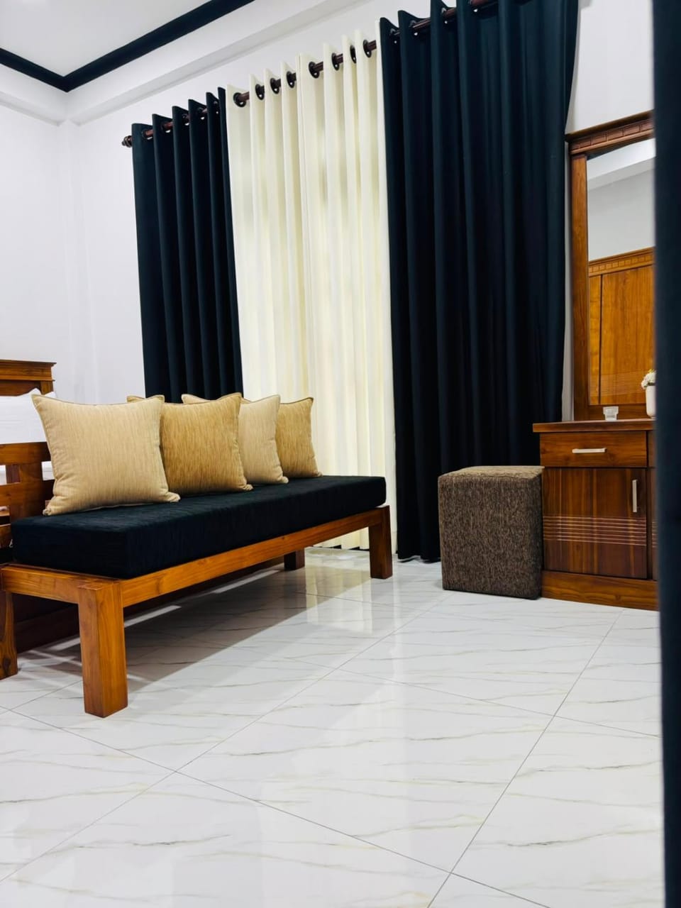 Grand White House Kandy Halloluwa Bed and Breakfast in Kandy