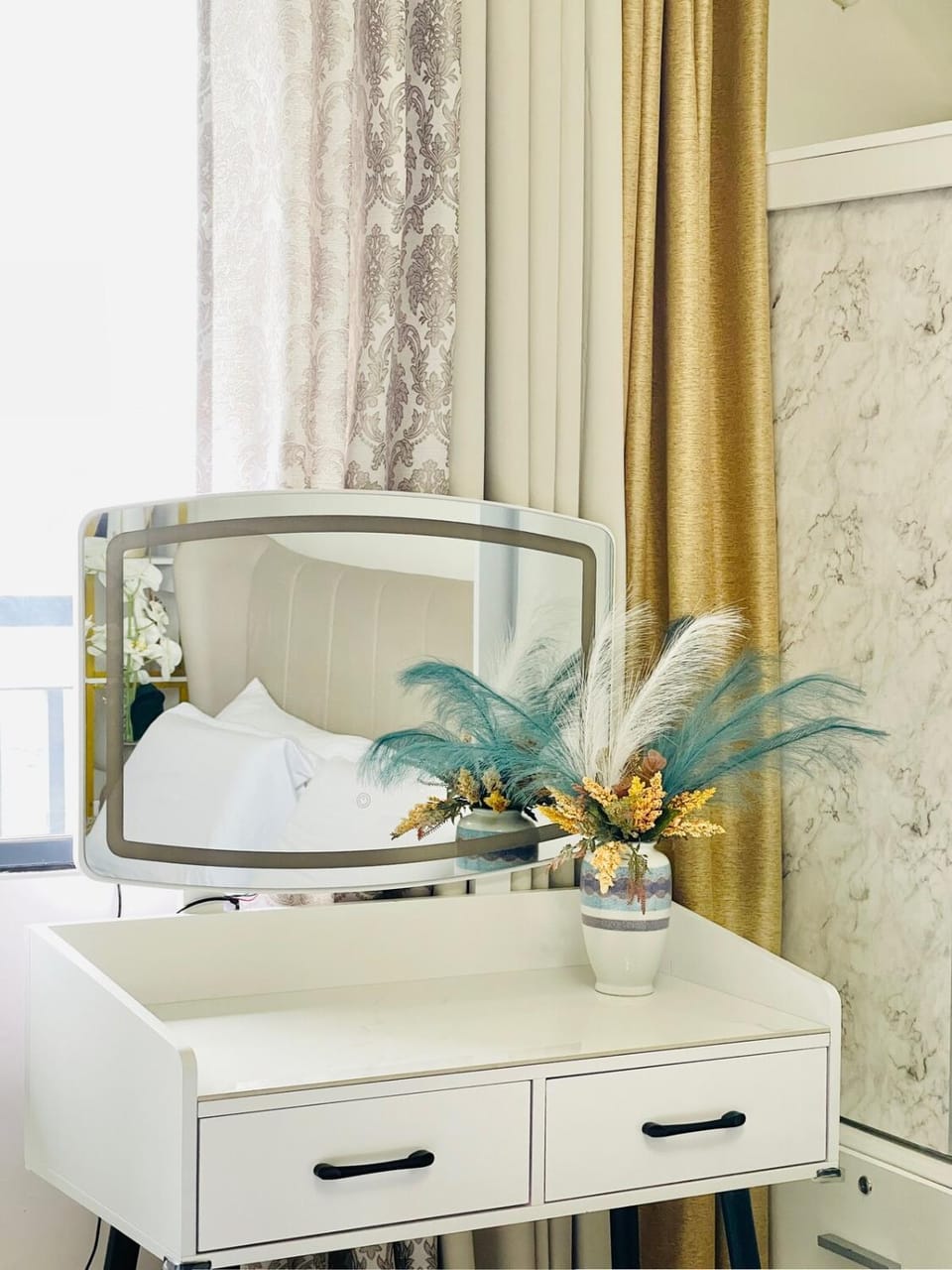 SM 5 Modern & Radiant Studio Apartment in Iloilo City