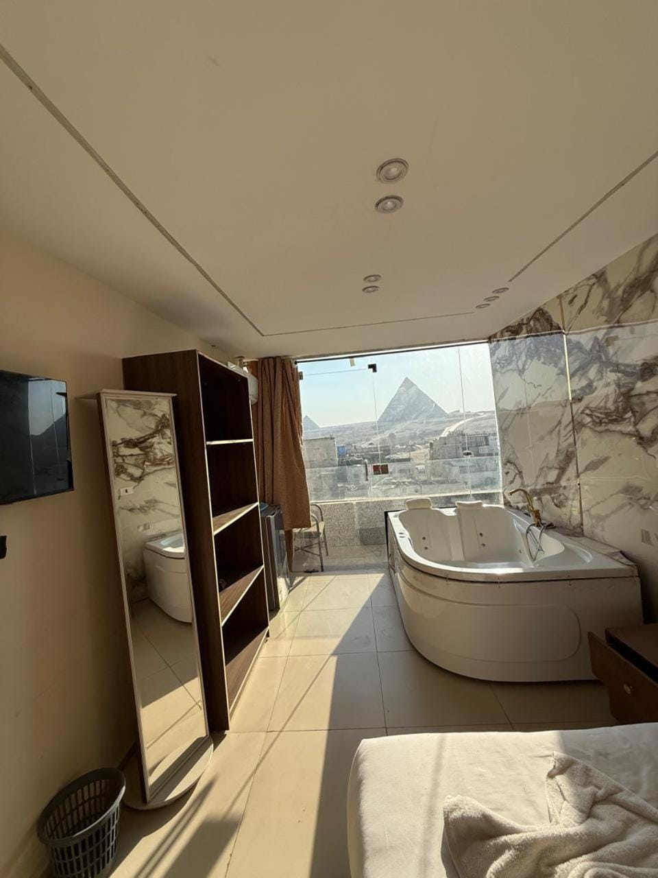 Pyramids POV Jacuzzi Bed and Breakfast in Egypt