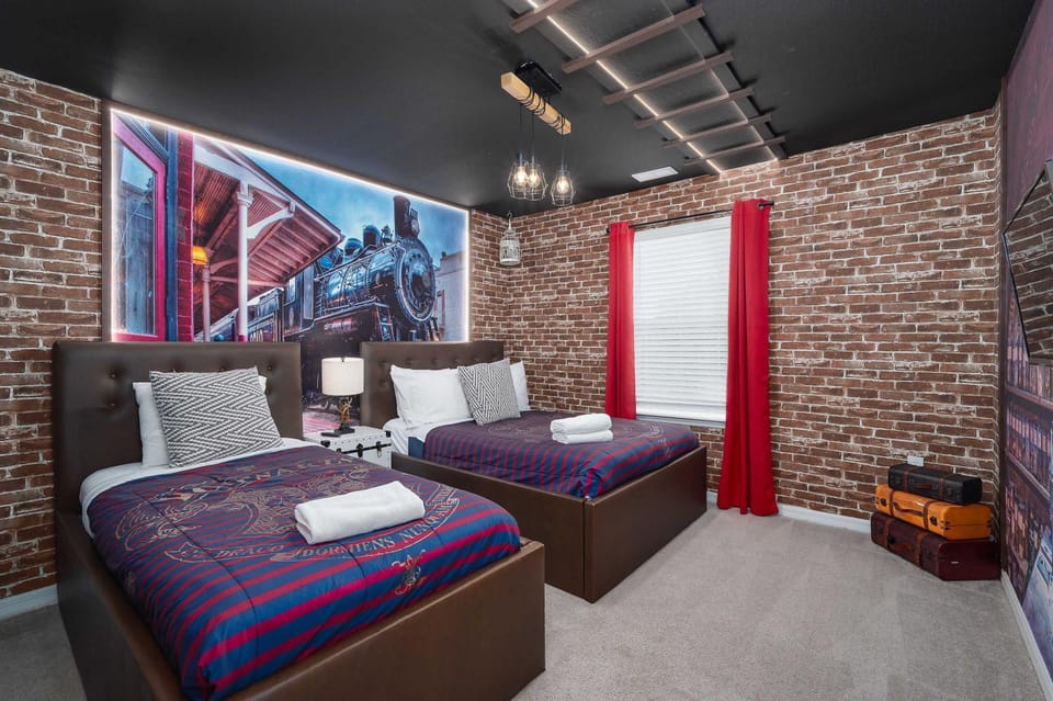 Themed 7BR Near Disney - Private HEATED Pool & Game Room House in Polk County