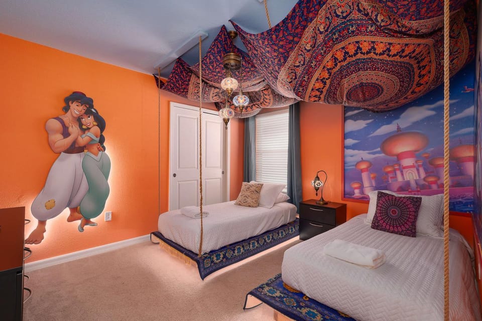 Themed 7BR Near Disney - Private HEATED Pool & Game Room House in Polk County