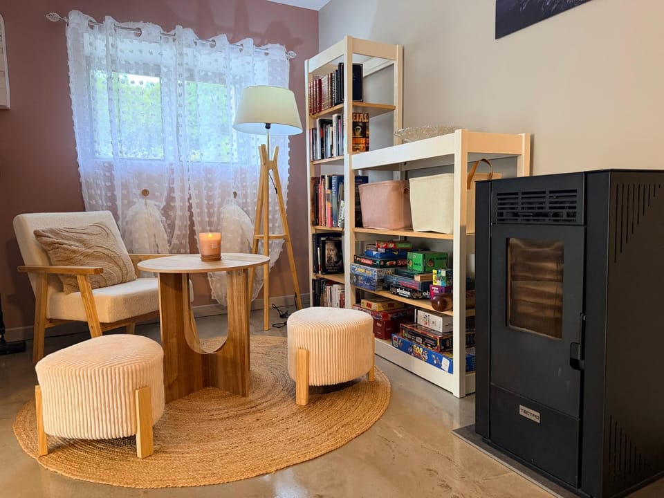 Living room, Seating area