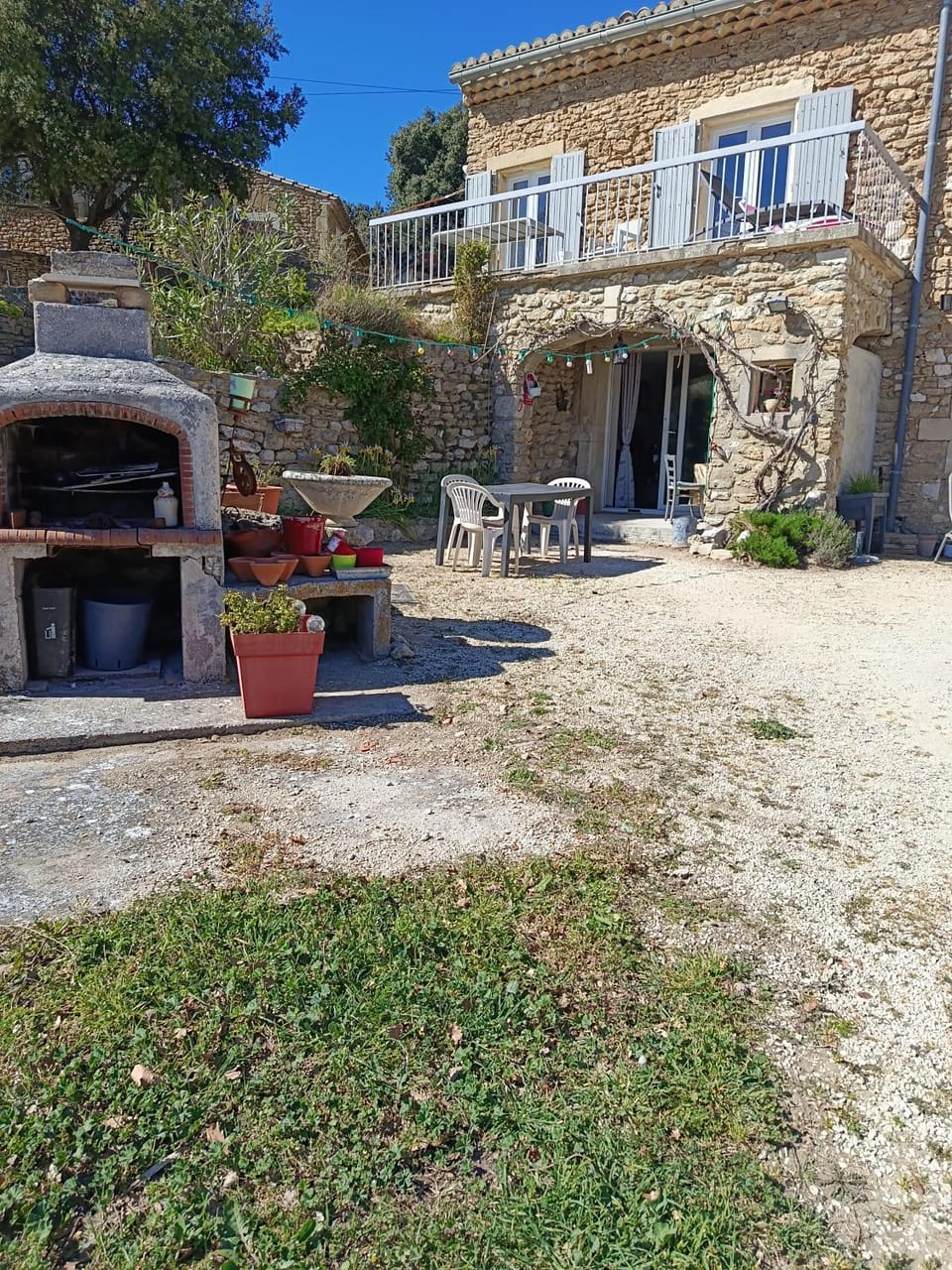 Chambre bleu Vacation rental in Grignan