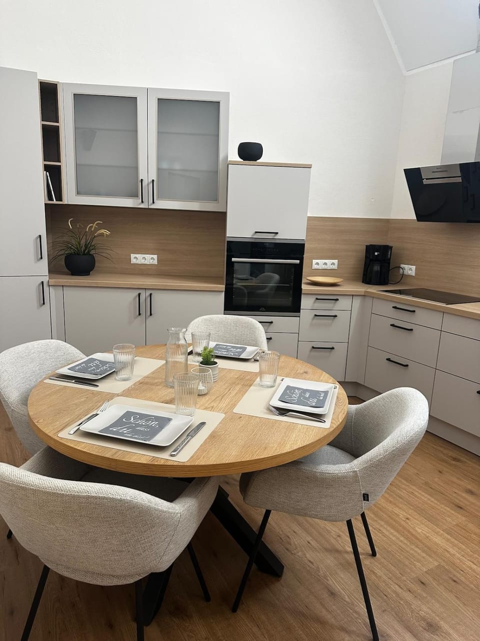 Kitchen or kitchenette, Dining area, dishwasher, oven, stove
